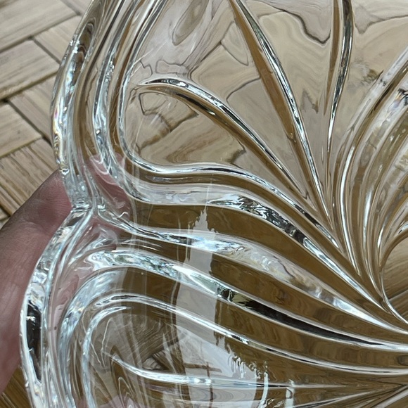 Vintage sandwich glass dish - Picture 3 of 9